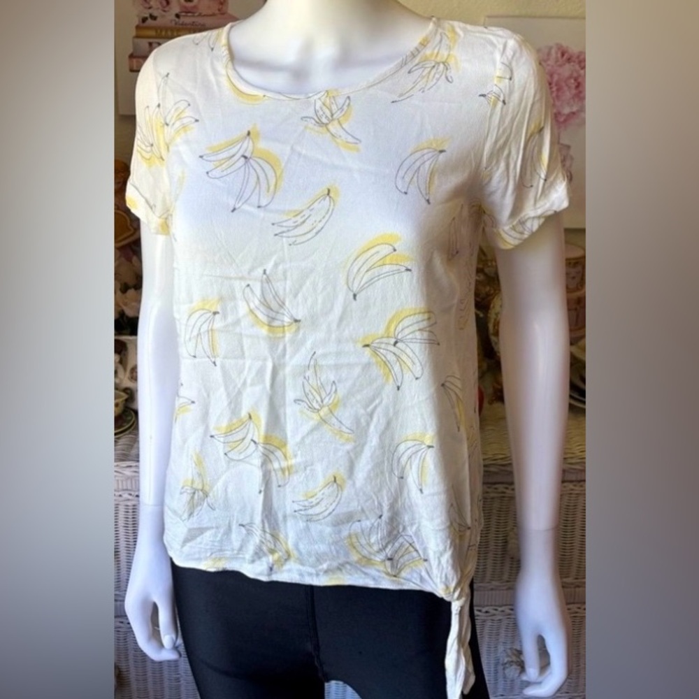 Lauren Conrad Pullover Top Banana Print Yellow on White Lightweight Rayon Size S